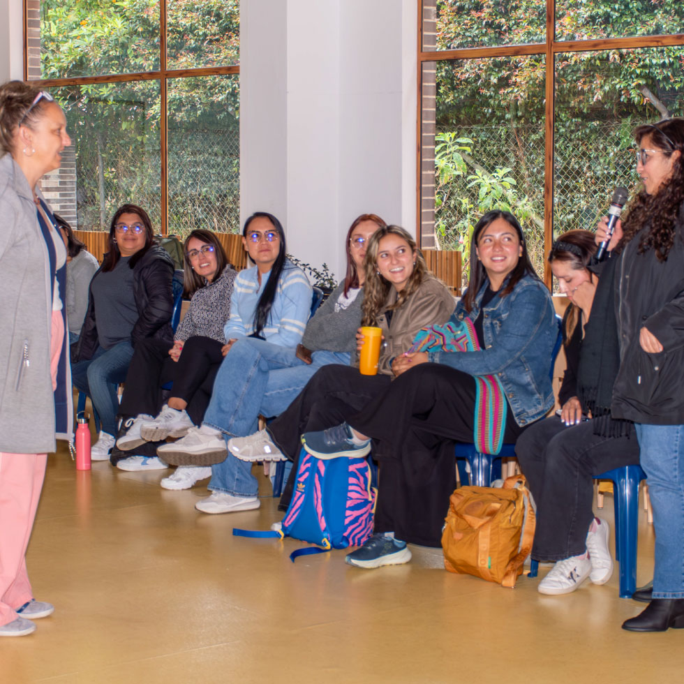capacitación profesores somos comunidad unión de dos culturas cuidado mutuo trilingüe somos Andino Colegio Andino