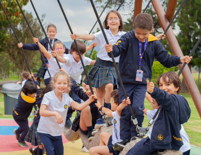Colegio Andino alemán inglés español abitur trilingüe dos culturas tres idiomas oportunidades cuidado mutuo naturaleza tecnología campus