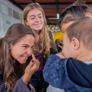 Encuentros que transforman Fundación Gestando amor jornada de reflexióno solidaridad